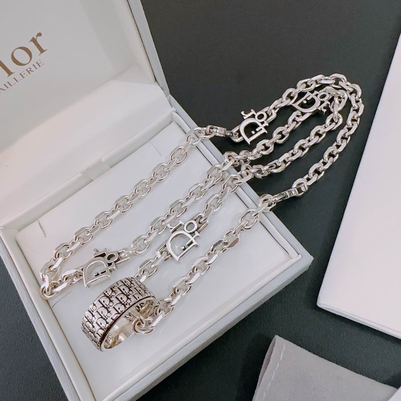 Dior Necklace 05lyr327 (5)